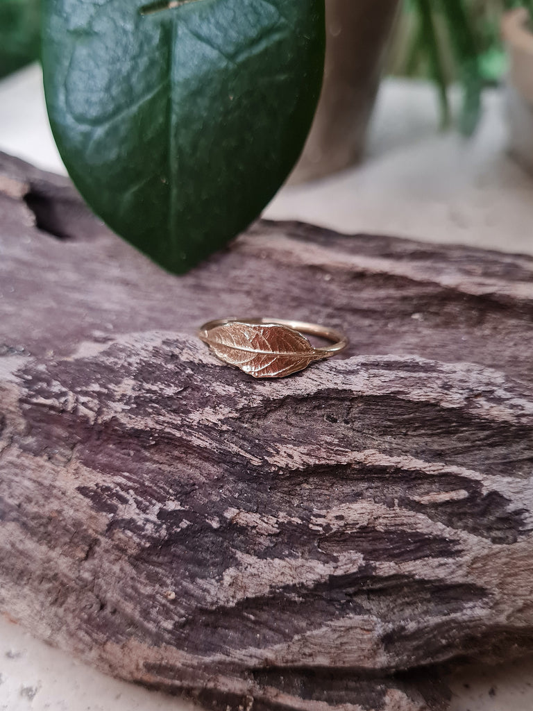 Golden Aya Leaf Ring - Botanical Stone