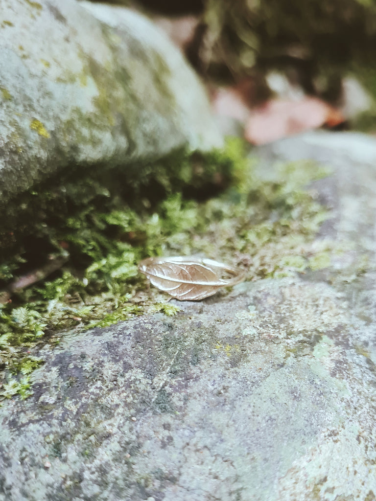 Golden Aya Leaf Ring - Botanical Stone
