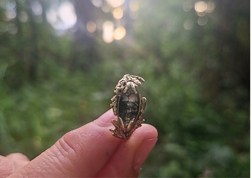 Moss agate and cypress tree solid gold ring
