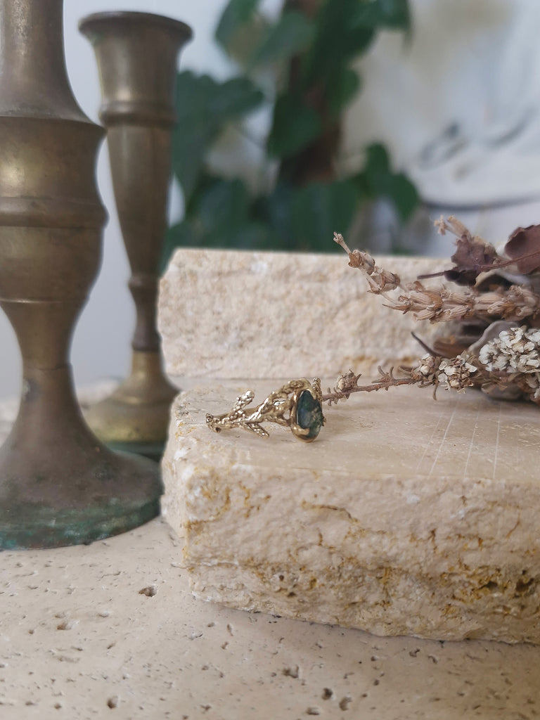 The Embodiment of Wealth - Golden Ophelia Ring