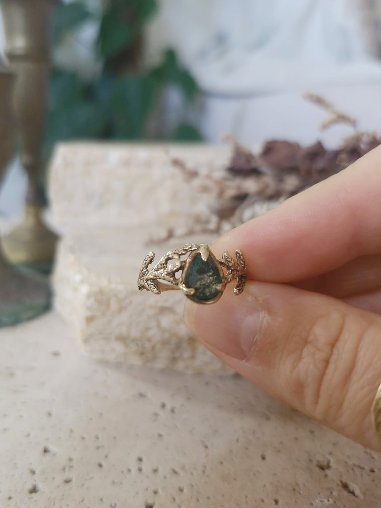 The Embodiment of Wealth - Golden Ophelia Ring