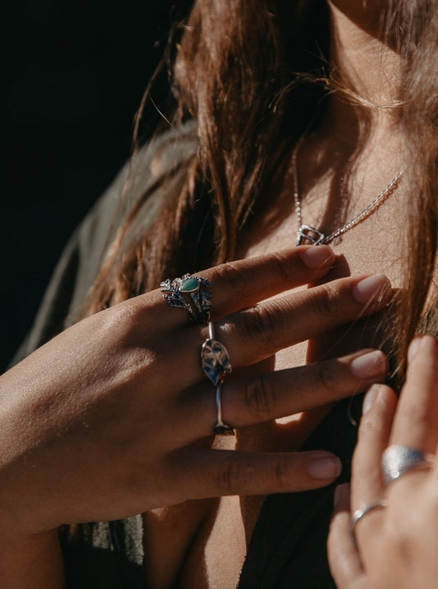 Elemenmt Rong Earth Element Twig Ring | Botanical Stone